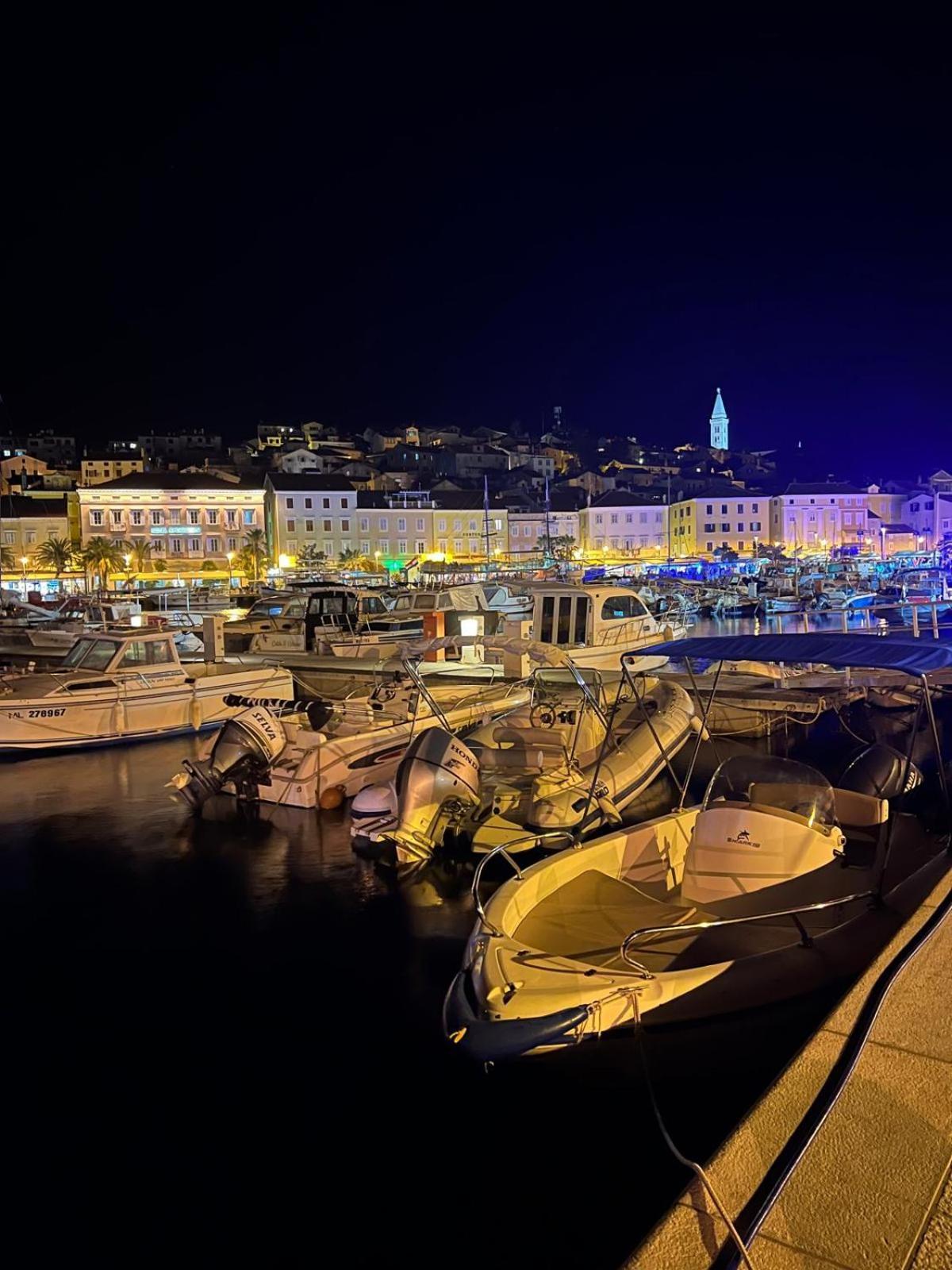 Season4All Apartments Mali Lošinj Extérieur photo
