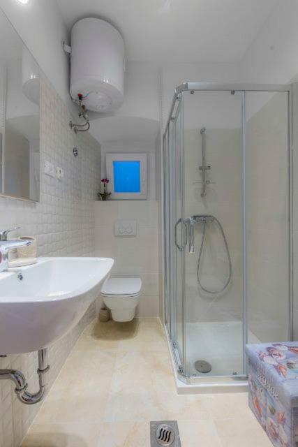 Season4All Apartments Mali Lošinj Extérieur photo
